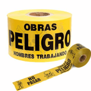 un rollo de cinta amarilla con texto negro de peligros hombres trabajando